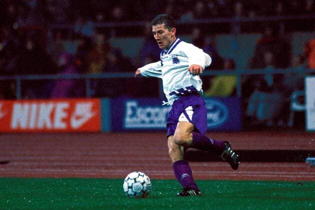 Fußball, CL 1993 1994, SV Werder Bremen - RSC Anderlecht 5-3 Danny Boffin (Anderlecht) am Ball Fußball EC 1 Herren Champions League 1993 1994, Bremen - RSC Anderlecht (Belgien) 5:3 Einzelbild Weserstadion Bremen Dynamik,