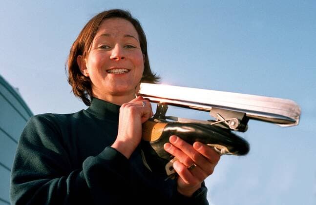 Claudia Pechstein (Deutschland) Eisschnellauf Damen Eisschnelllauf 2002, Eisschnellaufen, Eisschnelllaufen Shooting, Fotoshooting, Fototermin Einzelbild Sportforum Hohenschönhausen Berlin