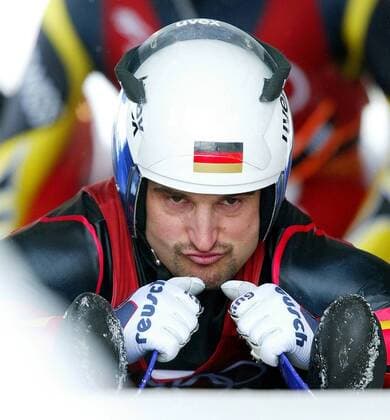 Georg Hackl (Deutschland) Rennrodeln OS Winter Herren Olympische Spiele 2002, Winterspiele, Olympia, Olympiade, Vdig, Einzelbild Utah Olympic Park Salt Lake City Konzentration,