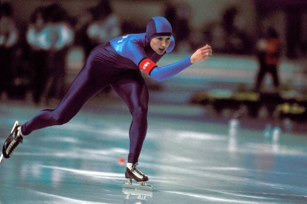 Karin Kania (DDR) Eisschnellauf OS Winter Damen Olympische Winterspiele 1988, Olympia, Olympiade, Eisschnelllauf, Eisschnellaufen, Eisschnelllaufen Einzelbild Olympic Oval Calgary Dynamik,