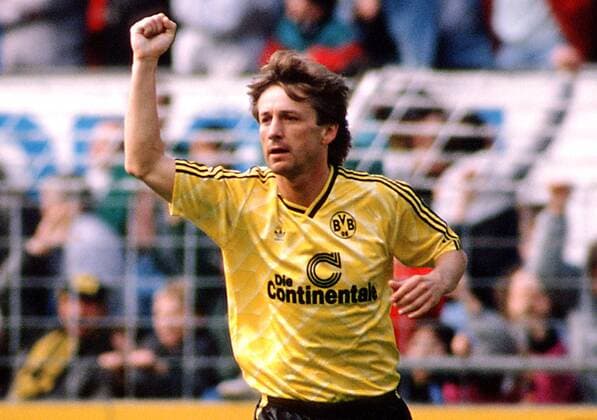 Jubiläumstorschützen der Bundesliga Torschütze Frank Mill (BVB) - Torjubel Fußball 1. BL Herren Saison 1988 1989, Borussia Dortmund Einzelbild Westfalenstadion Dortmund Freude,