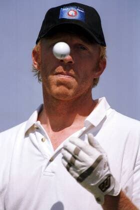 Hobbygolfer Boris Becker (Deutschland) jongliert einen Golfball Golf Herren Deutsche Bank SAP Open 2002, TPC of Europe, Golfen, Vneg Einzelbild St. Leon-Rot Heidelberg