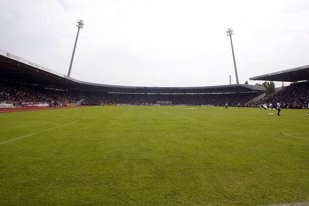 Fußball, Stadiongeschichte Eintracht Braunschweig Städtisches Stadion an der Hamburger Straße Fußball Herren Regionalliga 2001 2002, 3. Liga, Eintracht Braunschweig Totale Städtisches Stadion an der Hamburger Straße Braunschweig