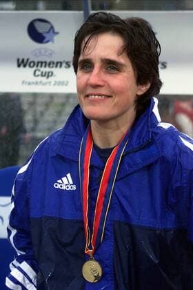 Trainerin Monika Staab (FFC Frankfurt) Fußball EC 3 Damen UEFA Women s Cup 2001 2002, Womens, Pokal, Europapokal, Europacup, Frauen, Frauenfußball, Finale, Einzelbild Waldstadion Frankfurt M. Freude,