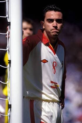 Xavi Hernandez (Spanien) am Torpfosten Fußball OS Sommer Herren Olympische Sommerspiele 2000, Olympia, Olympiade, Spiele, Länderspiel, Finale, Endspiel, Einzelbild Stadium Australia Sydney