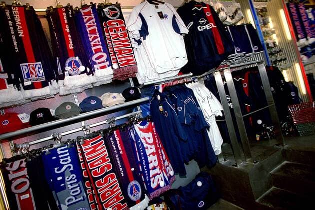 Fanbekleidung im PSG-Fanshop Fußball Herren Division 1 2001 2002, 1. Französische Liga, Paris Saint Germain, St., Vdig Totale Paris  