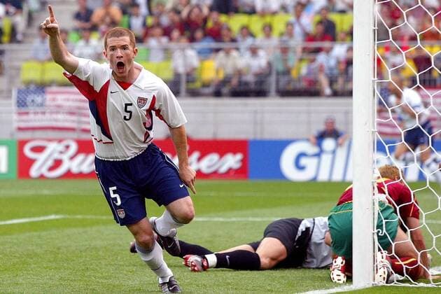 John O Brien (USA) - Torjubel zum 1:0 Fußball WM Herren Weltmeisterschaft 2002, Länderspiel, Gruppenspiel, Gruppe D, Nationalmannschaft, Nationalteam, Vdig Gruppe WorldCupStadium Suwon Freude,