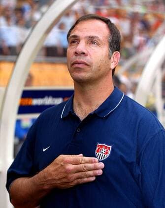 Nationalcoach Bruce Arena (USA) Fußball WM Herren Weltmeisterschaft 2002, Länderspiel, Gruppenspiel, Gruppe D, Nationalmannschaft, Nationalteam Porträt WorldCupStadium Suwon