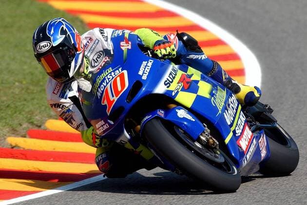 Kenny Roberts (USA Suzuki) auf seiner Maschine Motorsport WM Herren Weltmeisterschaft 2002, Motorrad, Motorradrennen, Motorradrennsport, Motorradsport Einzelbild Mugello