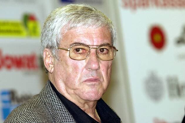 Trainer Petre Ivanescu (Gummersbach) Handball 1. BL Herren Saison 2001 2002, VfL Gummersbach Porträt Lipperlandhalle Lemgo