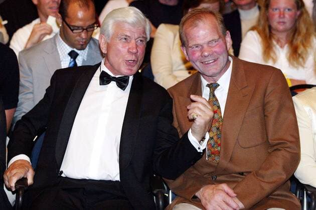 Karl Mildenberger (li.) und Jürgen Blin (beide Deutschland) zu Gast bei der Deutschland-Premiere des Kinofilms Ali in Riesa Boxen Herren Filmpremiere 2002, Deutschlandpremiere, Boxsport, Profiboxen, Boxprofi, Boxprofis, Profi, Profis Gruppe ErdgasArena Riesa