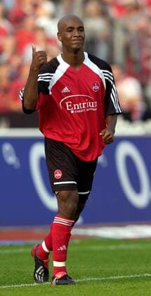 Cacau (Nürnberg) - thumbs up Fußball 1. BL Herren Saison 2002 2003, Vdig Einzelbild Frankenstadion Nürnberg