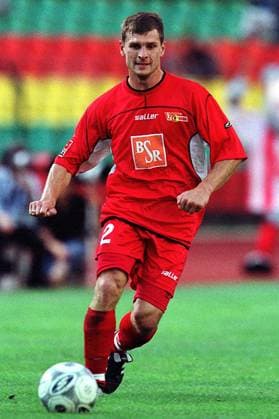 Steffen Baumgart (Union) am Ball Fußball 2. BL Herren Benefizturnier 2002, Benefizspiel, Benefiz, 1.FC Union Berlin, Vdig Einzelbild Jahnsportpark, Friedrich-Ludwig-Jahn-Sportpark Berlin Dynamik