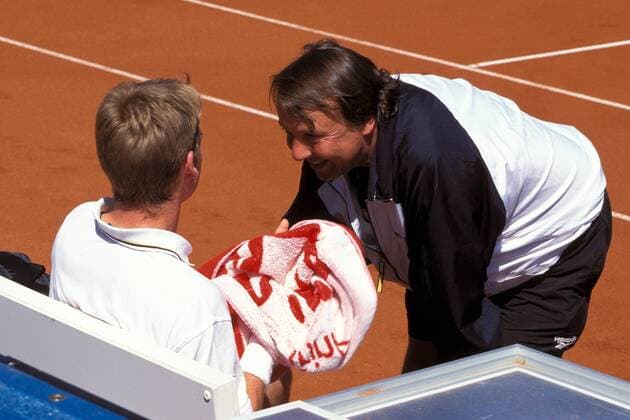 DTB-Sportwart Dirk Hordorff (re.) im Gespräch mit Rainer Schüttler (beide Deutschland) Tennis Herren BMW Open 1999, ATP-Tour, Sand, Sandplatz, Sandplatztennis, Sandplatzturnier, Vdia Gruppe MTTC Iphitos München