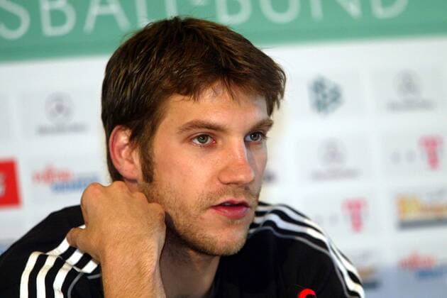 Torsten Frings (Deutschland) Fußball Herren Pressekonferenz 2002, PK, Pressetermin, Nationalmannschaft, Nationalteam, Porträt Barsinghausen