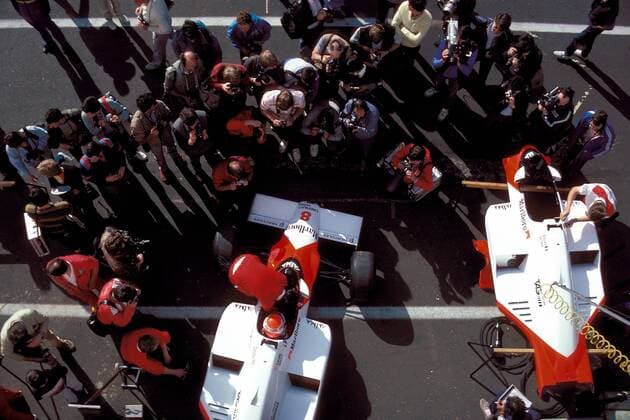 Die McLaren-Porsche Boliden von Niki Lauda (li., Österreich) und Alain Prost (Frankreich) Motorsport Grand Prix Herren Großer Preis von Belgien 1984, Formel 1 Weltmeisterschaft, F1, F, GP, WM, Vdia Totale Zolder