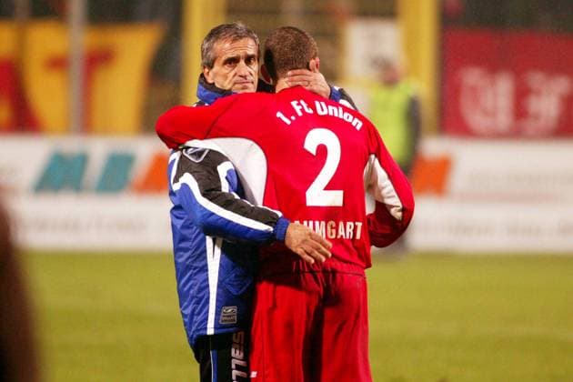 Co-Trainer Ivan Tischanski (li.) tröstet Steffen Baumgart (beide Union) Fußball 2. BL Herren Saison 2002 2003, 1. FC Union Berlin, Vdig Gruppe Alte Försterei, Stadion an der Wuhlheide Berlin