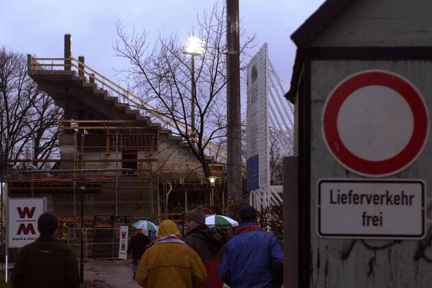 Die neue Gegentribüne im Stadion der Freundschaft Fußball 1. BL Herren Saison 2002 2003, FC Energie Cottbus, Außenbereich Totale Cottbus