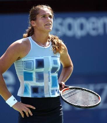 Amelie Mauresmo (Frankreich) enttäuscht Tennis Damen US Open 2002, Grand Slam, WTA-Tour, Hartplatz, Hardcourt, Hartplatztennis, Hartplatzturnier, Einzelbild Flushing Meadow, Meadows New York Enttäuschung,