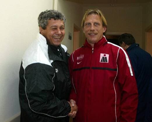 Die Trainerkollegen Mircea Lucescu (li., Besiktas) und Christoph Daum (Austria) Fußball Herren Saison 2002 2003, Besiktas Istanbul - FK Austria Memphis MAGNA Wien 1:1, Testspiel Gruppe Antalya