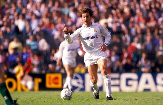 Martin Vasquez (Real) am Ball Fußball Herren Primera Division 1988 1989, 1. Spanische Liga, Real Madrid Einzelbild Madrid Dynamik,