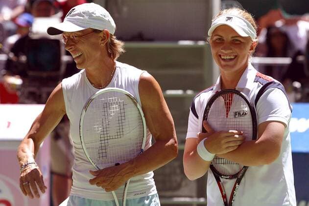 Martina Navratilova (USA, li.) und Svetlana Kuznetsova (Rußland) Tennis Damen Australian Open 2003, Grand Slam, WTA-Tour, Hartplatz, Hardcourt, Hartplatztennis, Hartplatzturnier Gruppe Melbourne
