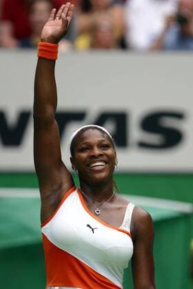Serena Williams (USA) bedankt sich bei ihren Anhängern Tennis Damen Australian Open 2003, Grand Slam, WTA-Tour, Hartplatz, Hardcourt, Hartplatztennis, Hartplatzturnier Einzelbild Melbourne Freude,