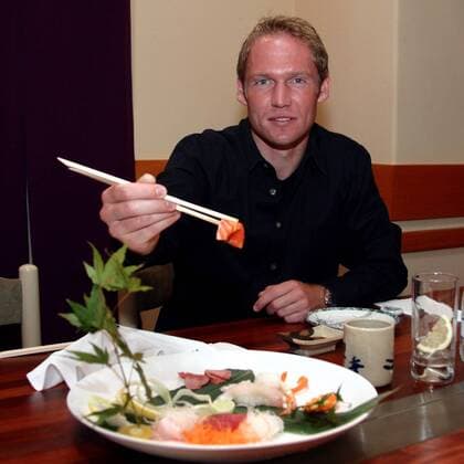 Rainer Schüttler (Deutschland) in einem Sushi-Restaurant Tennis Herren Australian Open 2003, Grand Slam, ATP-Tour, Vdig, Kleidung, Outfit, privat, Reiner Einzelbild Melbourne