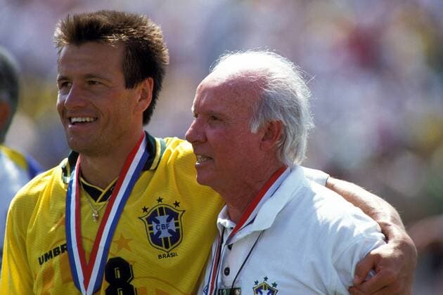 Carlos Dunga (li.) und Teambetreuer Mario Zagallo (beide Brasilien) Fußball WM Herren Weltmeisterschaft 1994, Länderspiel, Finale, Endspiel, Nationalmannschaft, Nationalteam Gruppe Pasadena, Los Angeles, LA, L.A., L A