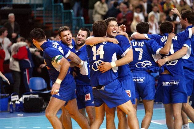 Schlußjubel Kroatien Handball WM Herren Weltmeisterschaft 2003, Länderspiel, Finale, Endspiel, Nationalmannschaft, Nationalteam Gruppe Lissabon Glück Freude, Begeisterung  