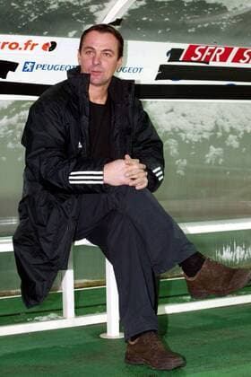 Trainer Stephane Paille (Besancon) auf der Bank Fußball Herren Coupe de France 2002 2003, Pokalspiel, Ligue National, Besancon RC Einzelbild Besancon, französischer Pokal  