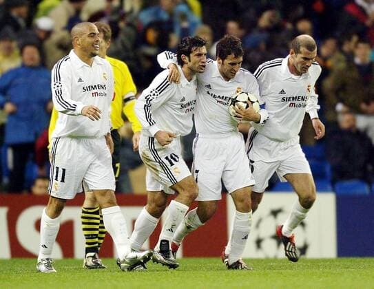 Torjubel Real, v. li.: Ronaldo, Luis Figo, Raul Gonzalez und Zinedine Zidane Fußball EC 1 Herren Champions League 2002 2003, Real Madrid Gruppe Madrid Freude,