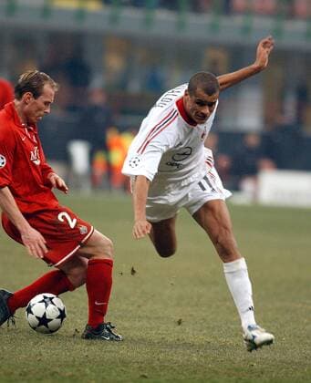 Rivaldo (Milan, re.) gegen Gennadi Nizhegorodov (Lokomotive Moskau) Fußball EC 1 Herren Champions League 2002 2003, AC Mailand - Lokomotive Moskau 1:0, Lok Gruppe o0 Lokomotiv Mailand Dynamik,