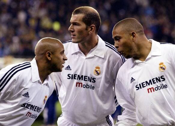 V.li.: Roberto Carlos, Zinedine Zidane und Ronaldo (alle Real) Fußball EC 1 Herren Champions League 2002 2003, Real Madrid, Vdig Gruppe Madrid