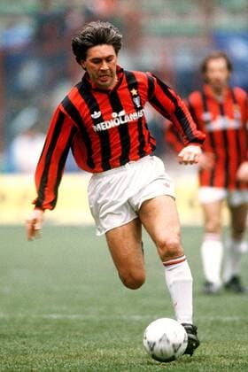 Carlo Ancelotti (Milan) am Ball Fußball Herren Serie A 1990 1991, 1. Italienische Liga, AC Mailand Einzelbild Mailand Dynamik,