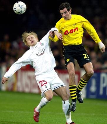 Christoph Metzelder (re., BVB) gegen Ruslan Pimenow (Moskau) Fußball EC 1 Herren Champions League 2002 2003, Borussia Dortmund - Lokomotive Moskau 3:0, Lok, Gruppe Ruzlan, Pimjenov, Pimjenow Dortmund o0 Lokomotiv Dynamik,