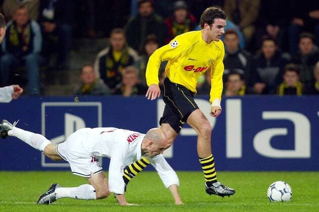 Christoph Metzelder (re., BVB) gegen Oleg Pashinin (Moskau) Fußball EC 1 Herren Champions League 2002 2003, Borussia Dortmund - Lokomotive Moskau 3:0, Lok, Gruppe o0 Lokomotiv Dortmund Dynamik,