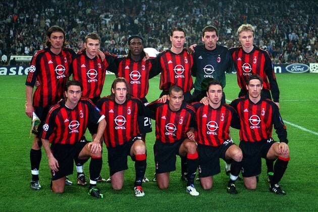 Mannschaftsfoto Milan: hinten v. li.: Paolo Maldini, Andrej Schewtschenko, Clarence Seedorf, Fernando Redondo, Torwart Christian Abbiati, Martin Laursen, vorn: Alessandro Costacurta, Samuele Dalla Bona, Rivaldo, Cristian Brocchi, Dario Simic Fußball EC 1 Herren Champions League 2002 2003, Madrid - AC Mailand 3:1, Vdig Totale Madrid