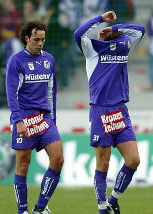 Markus Scharrer (li.) und Roland Kirchler (Salzburg) - Abgang Fußball Herren tmobileBundesliga 2002 2003, SV Wüstenrot Salzburg Gruppe Salzburg Enttäuschung,