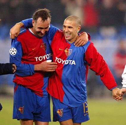 Christian Gimenez (re.) und Marco Zwyssig (beide Basel) jubeln Fußball EC 1 Herren Champions League 2002 2003, FC Basel Gruppe Basel Freude,