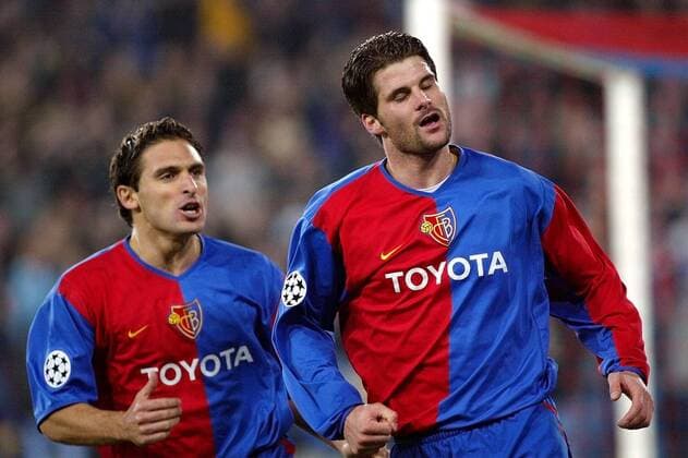 Mario Cantaluppi (re.) und Julio Hernan Rossi (beide Basel) - Torjubel Fußball EC 1 Herren Champions League 2002 2003, FC Basel Gruppe Basel Freude,
