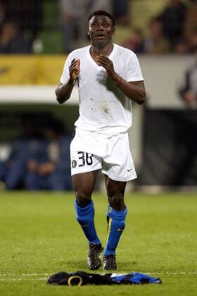 Akinwunmi Martins Obafemi (Inter) - Freudentanz Fußball EC 1 Herren Champions League 2002 2003, Leverkusen - Internazionale Mailand 0:2, Vdig Einzelbild Leverkusen