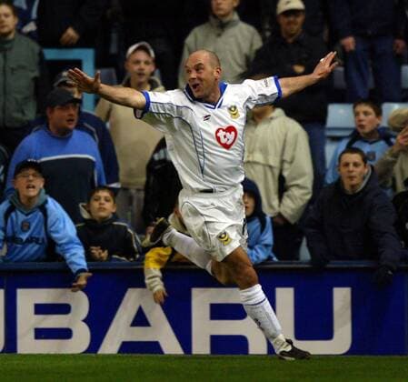 Steve Stone (Portsmouth) - Torjubel Fußball Herren English First Division 2002 2003, 2. Englische Liga, Coventry - FC Portsmouth 0:4 Einzelbild Coventry Freude,