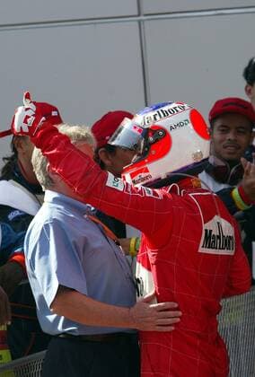 Rubens Barrichello (Brasilien Ferrari) ist zufrieden mit seinem zweiten Platz Motorsport Grand Prix Herren Großer Preis von Malaysia 2003, Formel 1 Weltmeisterschaft, F1, F, GP, WM, Vdig Einzelbild Sepang