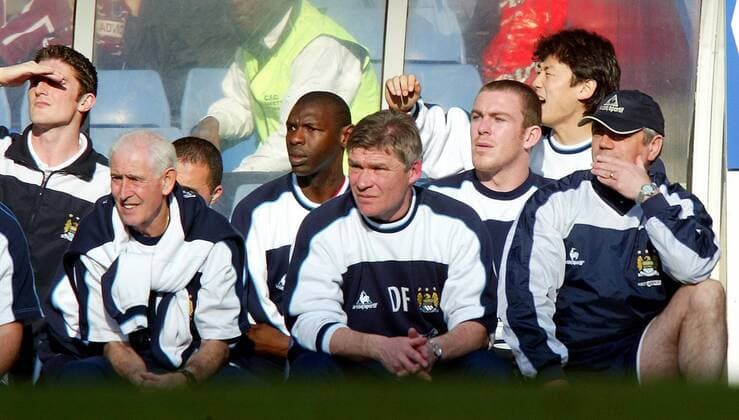 Betretene Mienen auf der Manchester-City-Bank Fußball Herren English Premier League 2002 2003, 1. Englische Liga, London - Manchester City 5:0, Vdig Gruppe London Spannung,