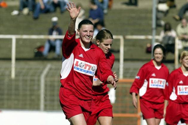 Pia Wunderlich (FFC Frankfurt) - Torjubel Fußball 1. BL Damen DFB-Pokal 2002 2003, Halbfinale, 1. FFC Frankfurt, Frauen, Frauenfußball, Pokalspiel, Einzelbild Frankfurt M. Freude,
