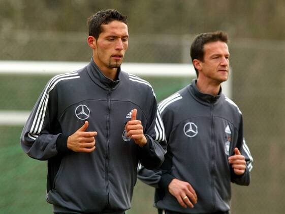 Kevin Kuranyi (li.) und Bobic (beide Deutschland) Fußball Herren Nationalmannschaft 2003, Nationalteam, Training, Nationalmannschaftstraining Gruppe Herzogenaurach