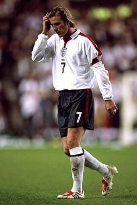 David Beckham (England) enttäuscht Fußball Länderspiel Herren Europameisterschaftsqualifikation 2003, Qualifikation, Nationalmannschaft, Nationalteam, Länderspiel Einzelbild Sunderland Enttäuschung,