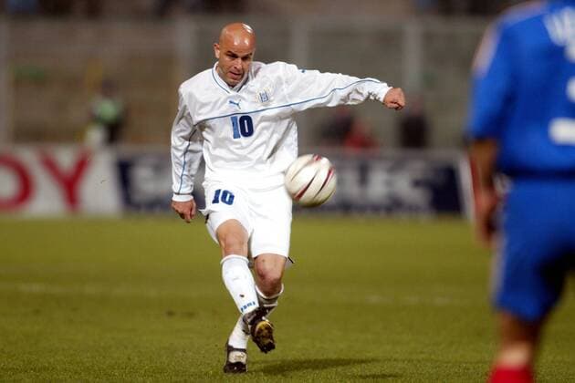 Josef Abukasis (Israel) am Ball Fußball Länderspiel Herren Europameisterschaftsqualifikation 2003, Qualifikation, Nationalmannschaft, Nationalteam, Länderspiel Einzelbild Palermo Dynamik,  