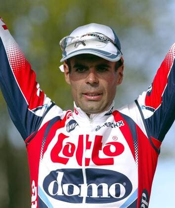 Sieger Peter van Petegem (Belgien Lotto - Domo) - Siegesjubel Radsport Herren 101. Paris - Roubaix 2003, Straßenradsport, Straße, Rad, Vdig Porträt Paris - Roubaix Freude,